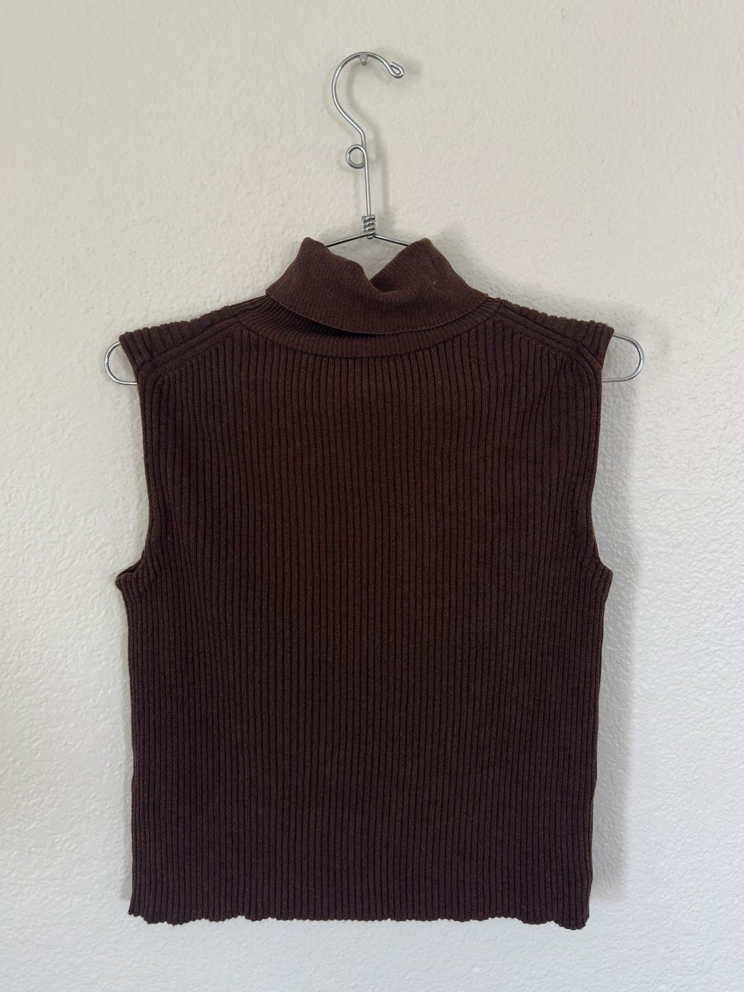 Sleeveless Turtle Neck